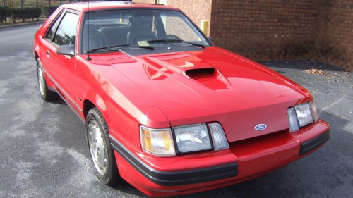 20 Legendary Cars That Started As Total Flops