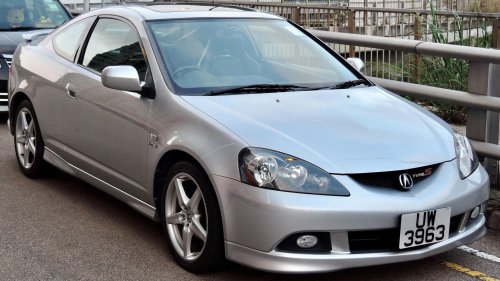 20 Cars That Were Only Cool In The 2000s