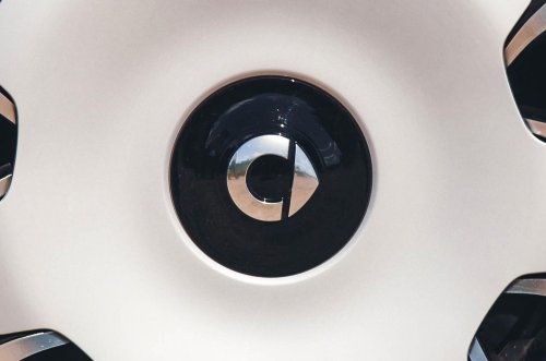 Los significados detrás de los emblemas de tus coches favoritos