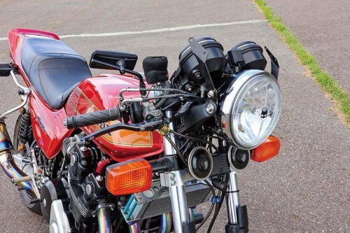 HAMACHAN CB750F（ホンダ CB750F）セパハンでサーキットにも軸を置くバリ伝オマージュFB【Heritage&Legends】