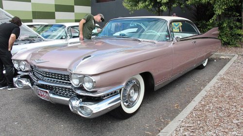 10 vintage cars that were designed to stand out