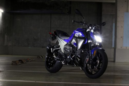 軽さは正義！ 誰もが気軽に乗れるオールラウンドバイク BMW R1300R(ASA仕様)は街中からワインディングまでどこでも楽しい