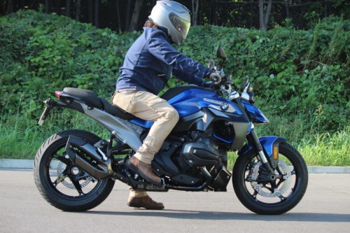 軽さは正義！ 誰もが気軽に乗れるオールラウンドバイク BMW R1300R(ASA仕様)は街中からワインディングまでどこでも楽しい