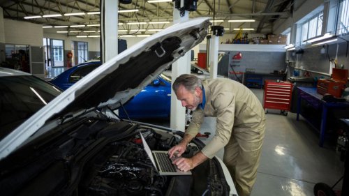 Classic carb tuning vs modern ECU tuning, which one do you trust?