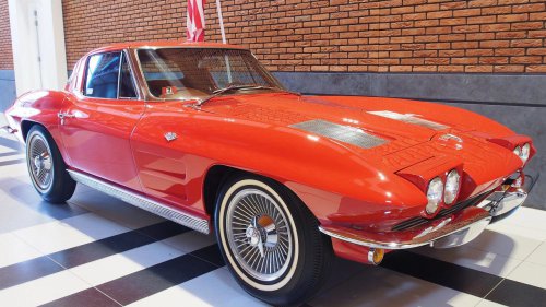 Classic cars with dashboards that felt like fighter jet cockpits