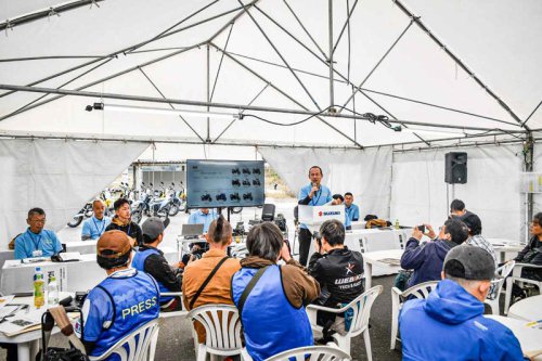 新型『DR-Z4S』に乗って思ったこと→スズキは「とんでもないバイク」を世に出してきたのでは……？【SUZUKI DR-Z4S／DRZ-4SM 試乗インプレ・レビュー DR-Z4S①】