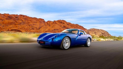 10 Iconic Cars From Defunct Brands: A Tribute to Automotive Legends