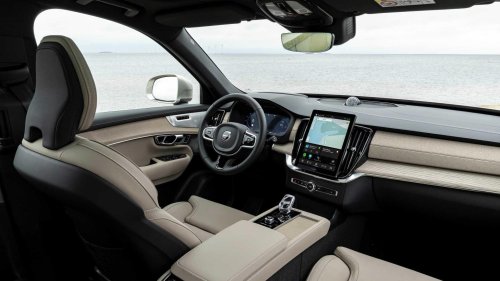 Volvo, Volvo XC90, Honda CR-V Hybrid, SUV, Honda, Honda CR-V, 2022 Volvo XC90 T8 hybrid: Luxury SUV for the price of a new Honda CR-V