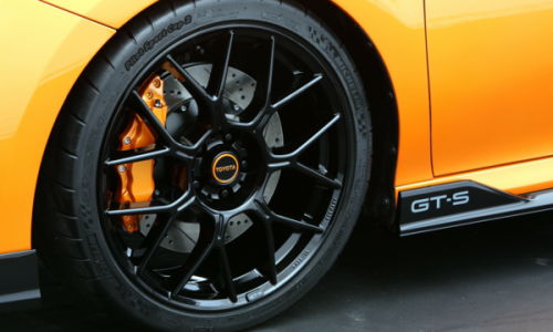 トヨタ新型「カムリGT-Sコンセプト」登場…合理を超えた感性の“スポーツセダン”