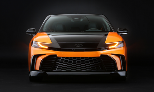トヨタ新型「カムリGT-Sコンセプト」登場…合理を超えた感性の“スポーツセダン”