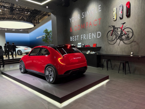ひとりで乗ってもさみしくないマツダのクロスコンパクト。20代のデザイナーが考案 #JapanMobilityShow