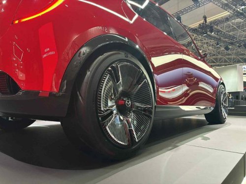 ひとりで乗ってもさみしくないマツダのクロスコンパクト。20代のデザイナーが考案 #JapanMobilityShow