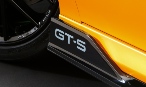 トヨタ新型「カムリGT-Sコンセプト」登場…合理を超えた感性の“スポーツセダン”
