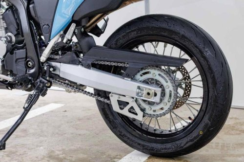 【レビュー】スズキ「DR-Z4SM」インプレ｜400ccクラスの新たな潮流 自由で爽快！胸の空く単気筒スポーツ
