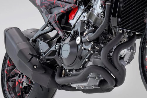 ホンダが電動過給機付きバイク「V3R 900 Eコンプレッサー プロトタイプ」を世界初公開
