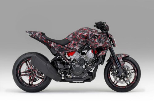 ホンダが電動過給機付きバイク「V3R 900 Eコンプレッサー プロトタイプ」を世界初公開