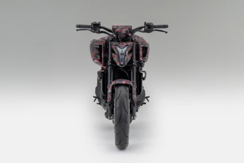 ホンダが電動過給機付きバイク「V3R 900 Eコンプレッサー プロトタイプ」を世界初公開