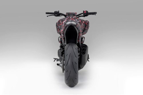 ホンダが電動過給機付きバイク「V3R 900 Eコンプレッサー プロトタイプ」を世界初公開
