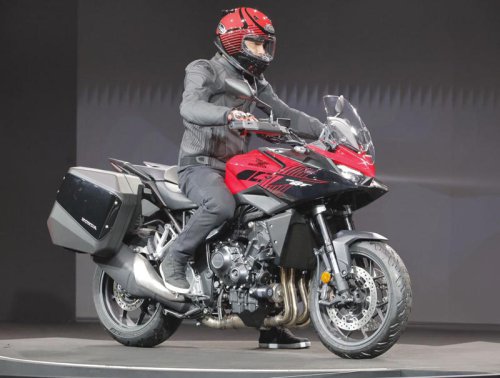 【世界初公開！】ホンダ「CB1000GT」ホーネットの血統を継ぐハイパフォーマンスツアラー登場！【2026速報】