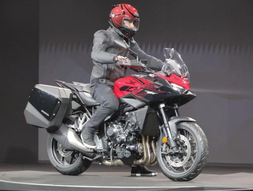 【世界初公開！】ホンダ「CB1000GT」ホーネットの血統を継ぐハイパフォーマンスツアラー登場！【2026速報】