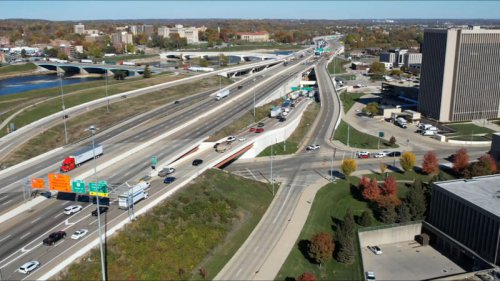 1 killed in multi-vehicle crash involving Amazon semi on I-75 NB