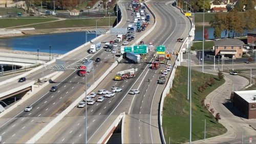 1 killed in multi-vehicle crash involving Amazon semi on I-75 NB
