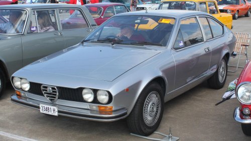 10 70s Cars With Awful Handling &amp; 10 That Are Surprisingly Good