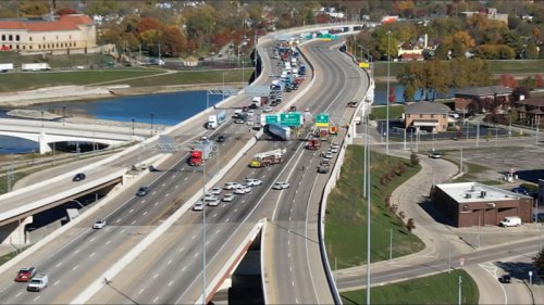 1 killed in multi-vehicle crash involving Amazon semi on I-75 NB
