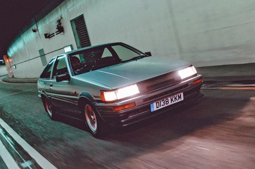 Los coches de los años 80 que idolatrábamos