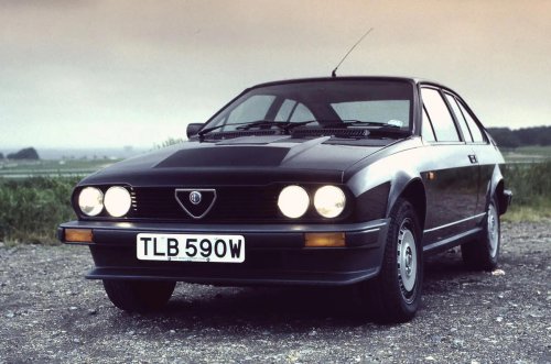 Los coches de los años 80 que idolatrábamos