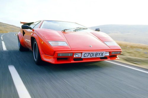 Los coches de los años 80 que idolatrábamos