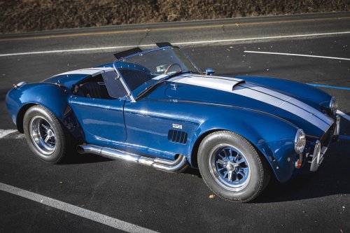Top 7 Classic Sports Cars So Insanely Expensive Even Millionaires Get Nervous Behind the Wheel