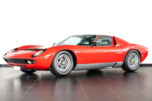 Top 7 Classic Sports Cars So Insanely Expensive Even Millionaires Get Nervous Behind the Wheel