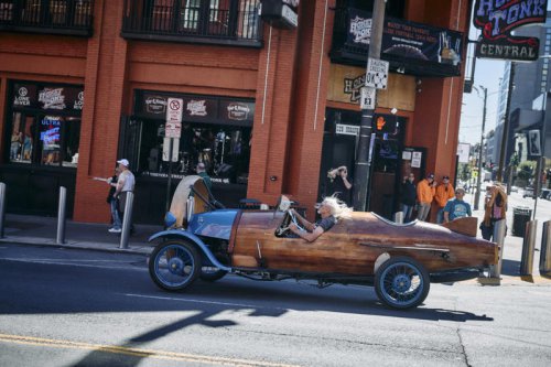 The Engineer Who Drives a Propeller-Powered Car