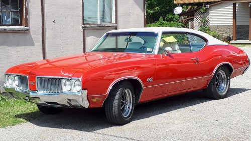 10 muscle cars that remain cheaper than they should be