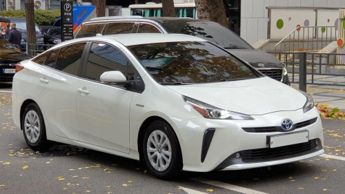 The pros and cons of buying a Hybrid