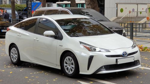 The pros and cons of buying a Hybrid