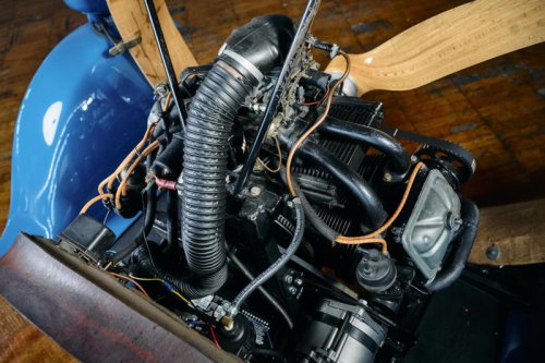 The Engineer Who Drives a Propeller-Powered Car