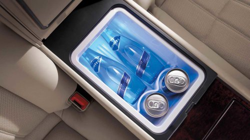 The V8 Hyundai Equus luxury sedan thought it could play with the Mercedes S-Class