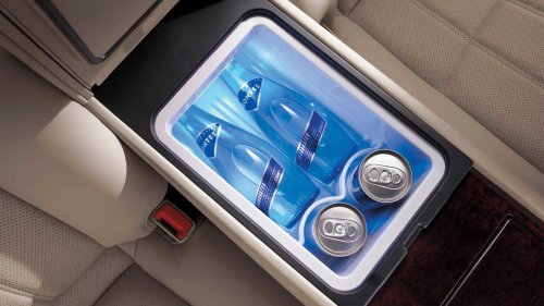 Hyundai, Mercedes, The V8 Hyundai Equus luxury sedan thought it could play with the Mercedes S-Class