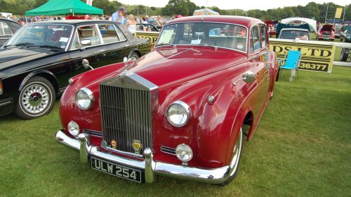 10 Reasons Why A Rolls-Royce Isn't Worth It &amp; 10 Why You Should Save For One