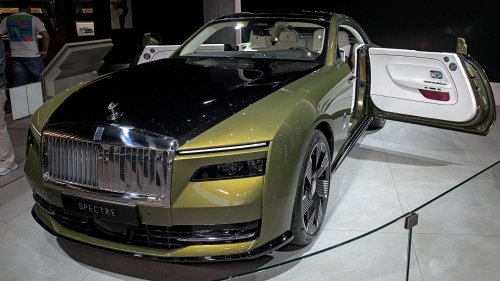 10 Reasons Why A Rolls-Royce Isn't Worth It &amp; 10 Why You Should Save For One