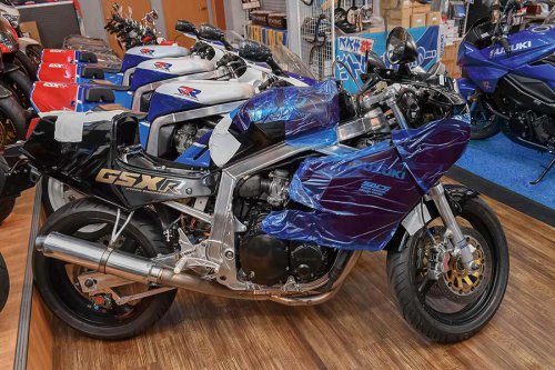 大鶴義丹さんの初期型GSX-R再構築への持論と その答え合わせに見る油冷の現在地・テクニカルガレージRUN