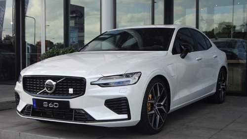 8 cars that push speed further than expected