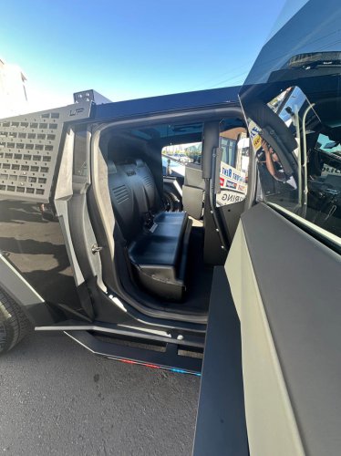 Las Vegas police unveil new Cybertruck fleet