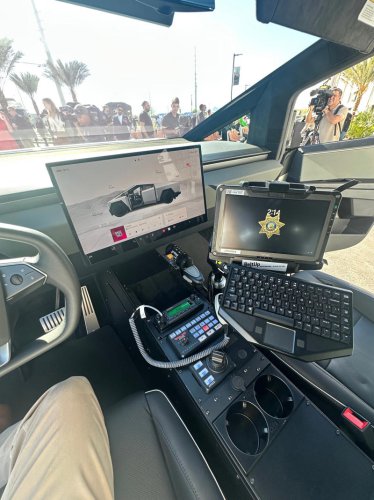 Las Vegas police unveil new Cybertruck fleet