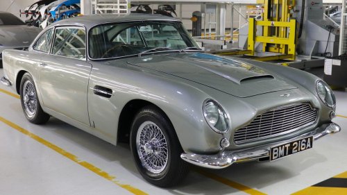 The 10 Nicest James Bond Cars & 10 Awesome Features They Have