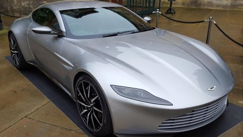 The 10 Nicest James Bond Cars & 10 Awesome Features They Have