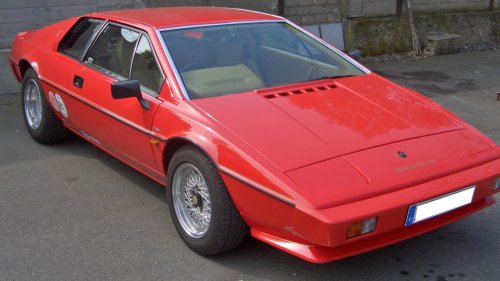 The 10 Nicest James Bond Cars &amp; 10 Awesome Features They Have