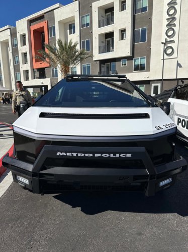 Cybertruck, Las Vegas police unveil new Cybertruck fleet